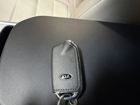 Used 2018 Kia Stinger GT2 AWD/4WD image 40