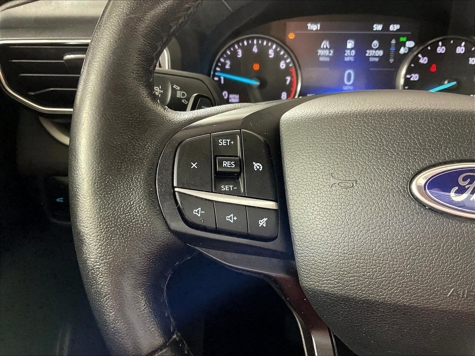 Used 2020 Ford Explorer XLT w/ Equipment Group 202A AWD/4WD image 11