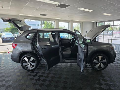 Used 2024 Volkswagen Taos S AWD/4WD image 17