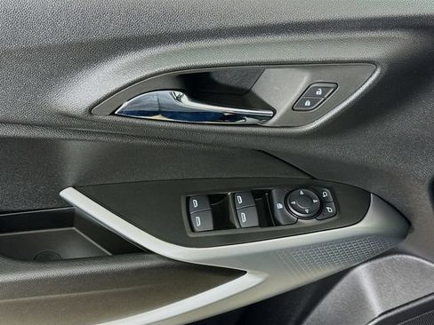 New 2026 Chevrolet Trax RS w/ Sunroof Package FWD image 19