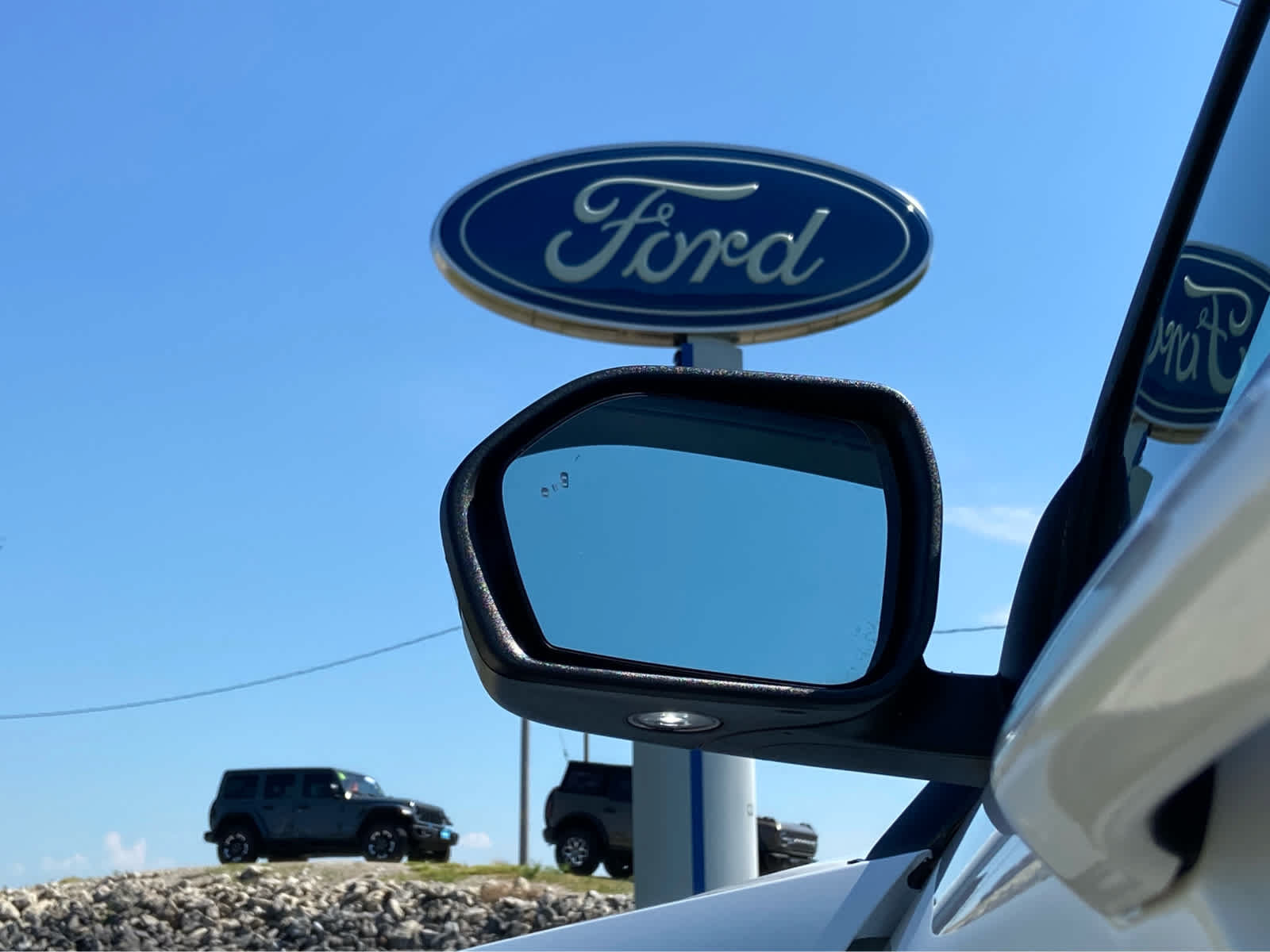 Used 2024 Ford Explorer XLT w/ Equipment Group 202A AWD/4WD image 42