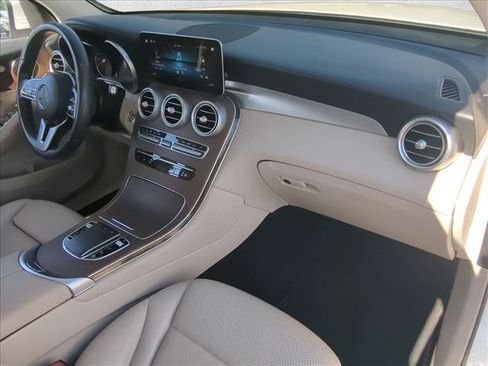 Used 2021 Mercedes-Benz GLC 300 image 21