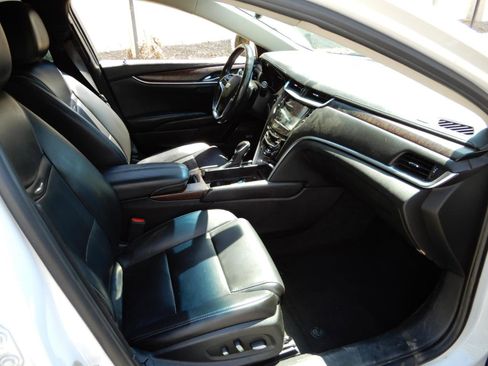 Used 2019 Cadillac XTS Luxury FWD image 10