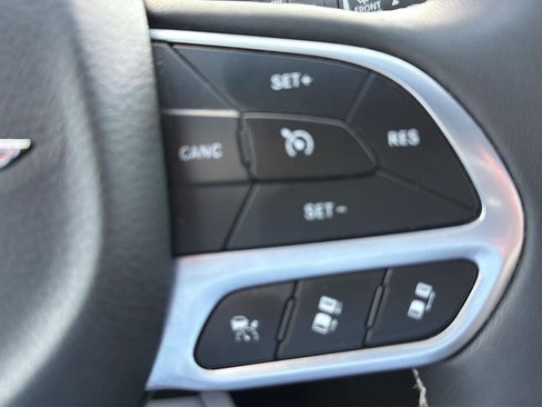 Used 2025 Chrysler Pacifica Select FWD image 17