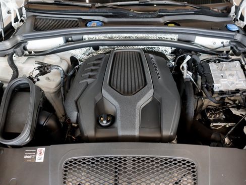 Certified 2026 Porsche Macan AWD/4WD image 26