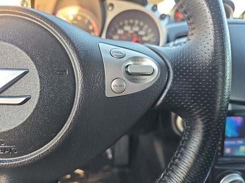 Used 2017 Nissan 370Z w/ Sport Package image 17