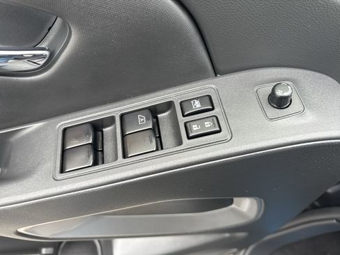 Used 2022 Nissan Frontier SV image 24