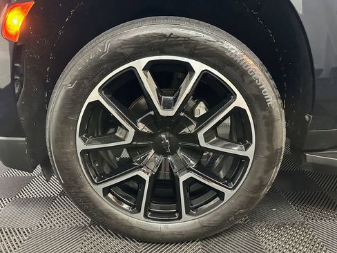 Used 2021 Chevrolet Tahoe RST w/ Luxury Package AWD/4WD image 41