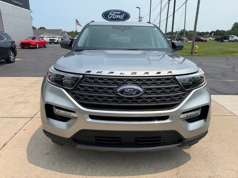 Certified 2024 Ford Explorer XLT w/ Equipment Group 202A AWD/4WD image 4