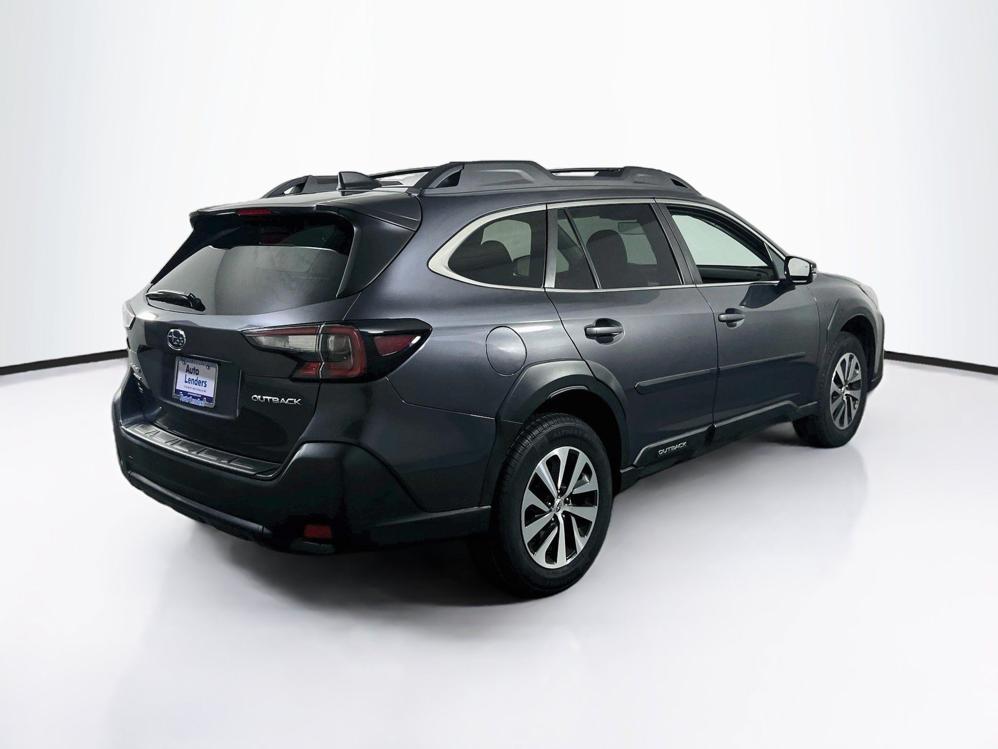 Used 2023 Subaru Outback Premium AWD/4WD image 5