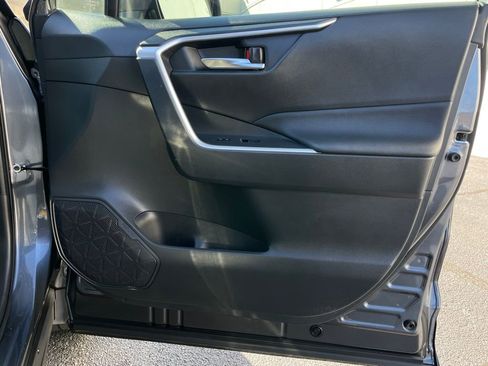 Used 2023 Toyota RAV4 XLE Premium image 28