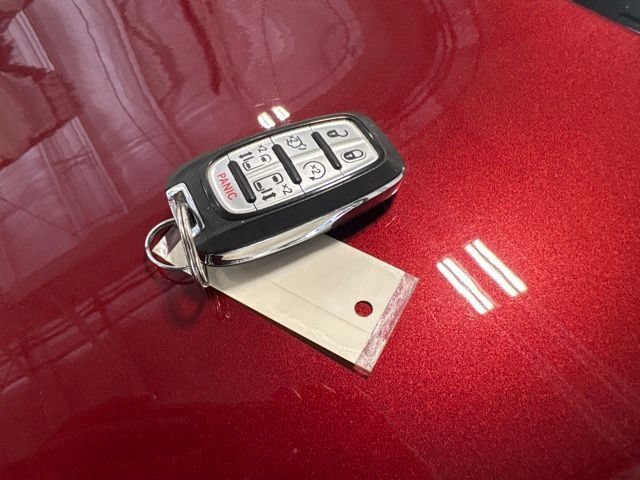 Used 2023 Chrysler Voyager LX FWD image 9