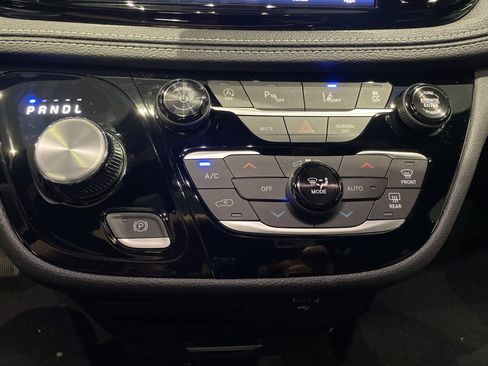 New 2026 Chrysler Pacifica Select image 27