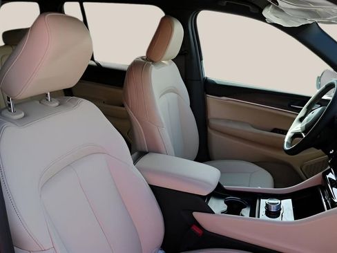 New 2026 Jeep Grand Cherokee Limited image 19