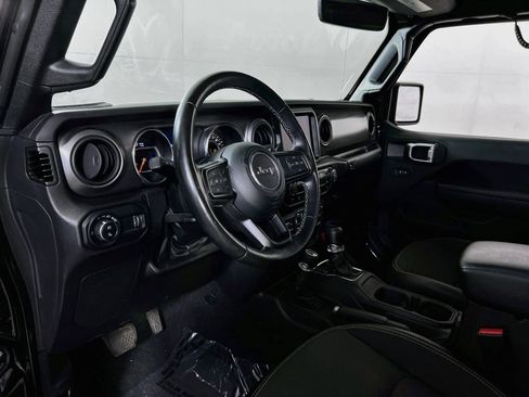 Used 2023 Jeep Gladiator Sport AWD/4WD image 9