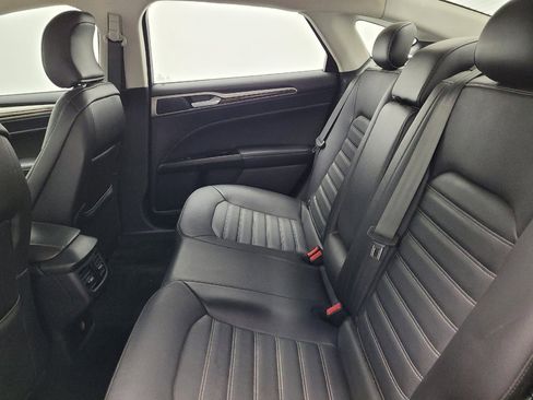 Used 2016 Ford Fusion SE w/ Equipment Group 202A FWD image 18