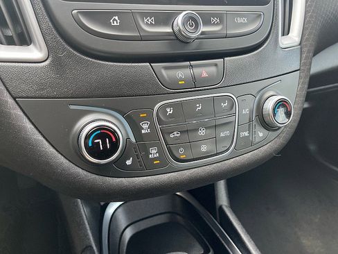 Used 2025 Chevrolet Malibu LT image 22