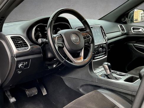 Used 2020 Jeep Grand Cherokee Altitude image 16