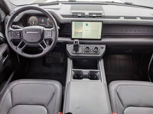 Used 2025 Land Rover Defender 110 X-Dynamic SE AWD/4WD image 25