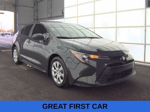 Used 2026 Toyota Corolla LE FWD image 5