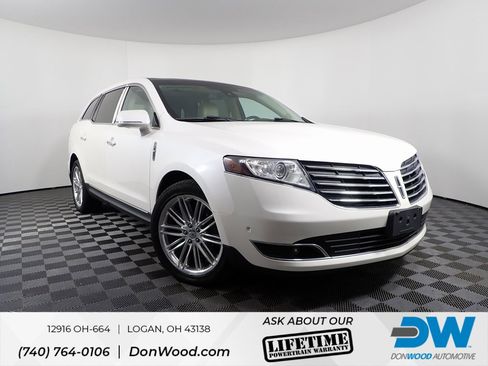 Used 2019 Lincoln MKT Standard image 1