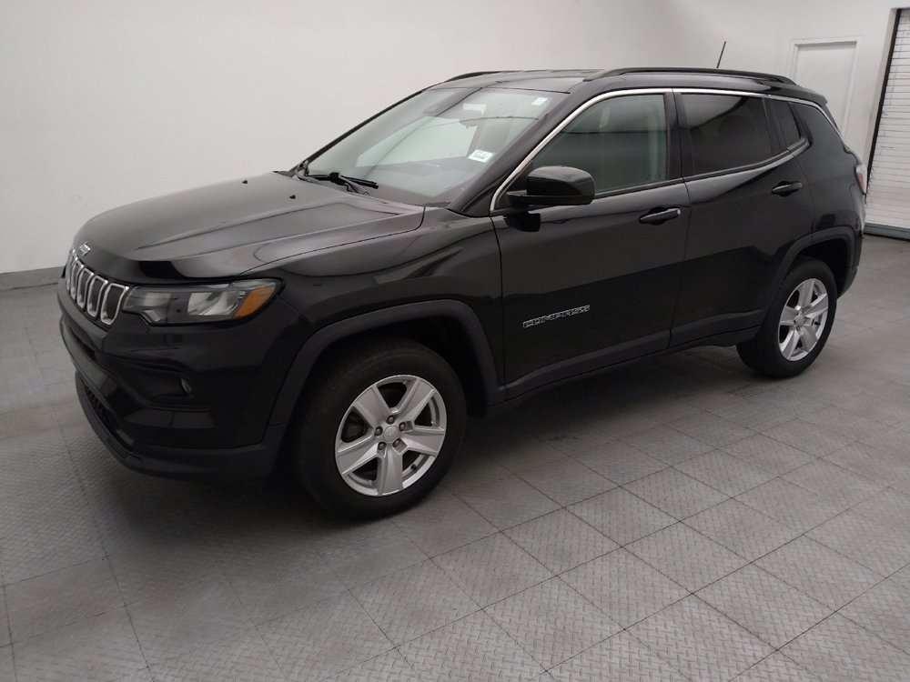 Used 2022 Jeep Compass Latitude AWD/4WD image 2