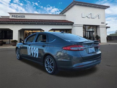 Used 2017 Ford Fusion SE w/ Equipment Group 201A image 6