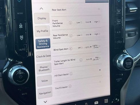 Used 2024 RAM 2500 Laramie AWD/4WD image 38