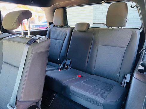 Used 2020 Ford Expedition XLT image 20