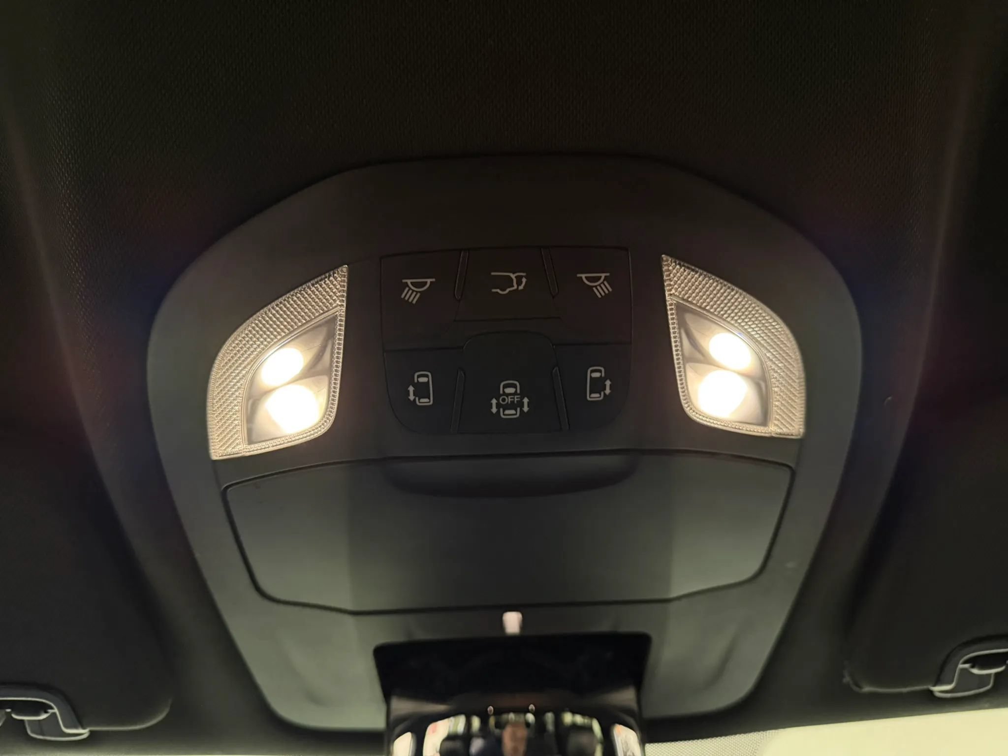 Used 2025 Chrysler Pacifica Select FWD image 59