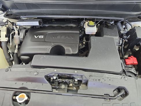 Used 2020 Nissan Pathfinder Platinum image 33