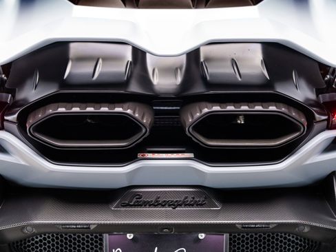 Used 2024 Lamborghini Revuelto AWD/4WD image 6