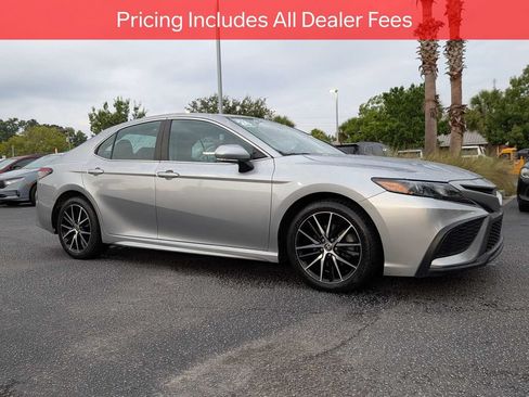 Used 2024 Toyota Camry SE w/ Convenience Package FWD image 2
