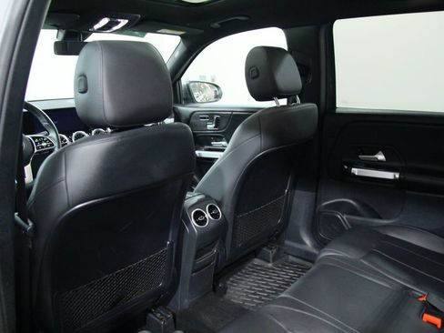 Used 2023 Mercedes-Benz GLB 250 4MATIC image 28