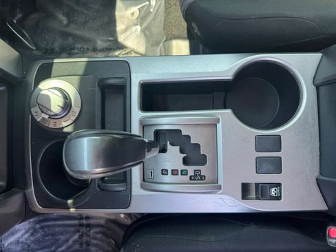 Used 2016 Toyota 4Runner SR5 AWD/4WD image 18