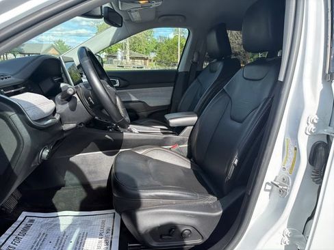 Used 2022 Jeep Compass Latitude AWD/4WD image 9