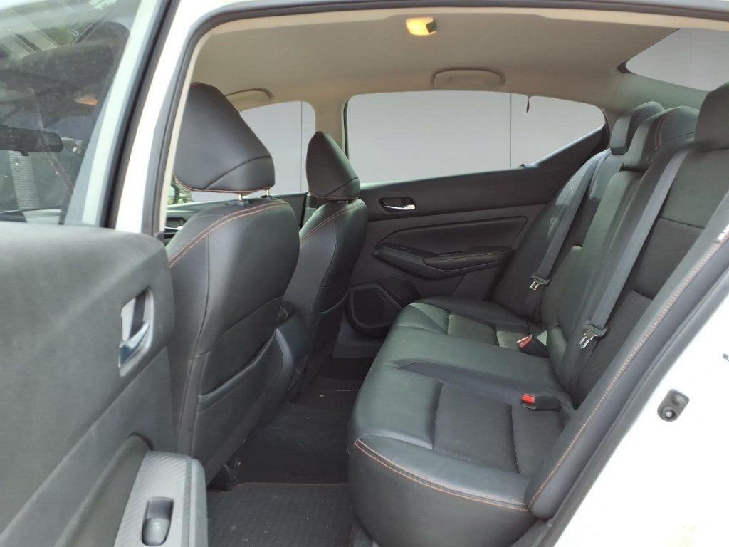 Used 2019 Nissan Altima 2.5 SR FWD image 10