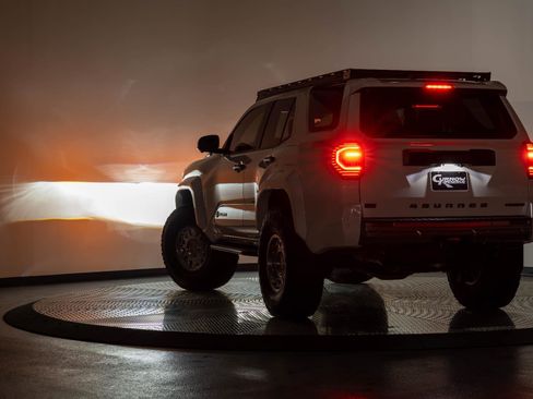 Used 2025 Toyota 4Runner Trailhunter image 21