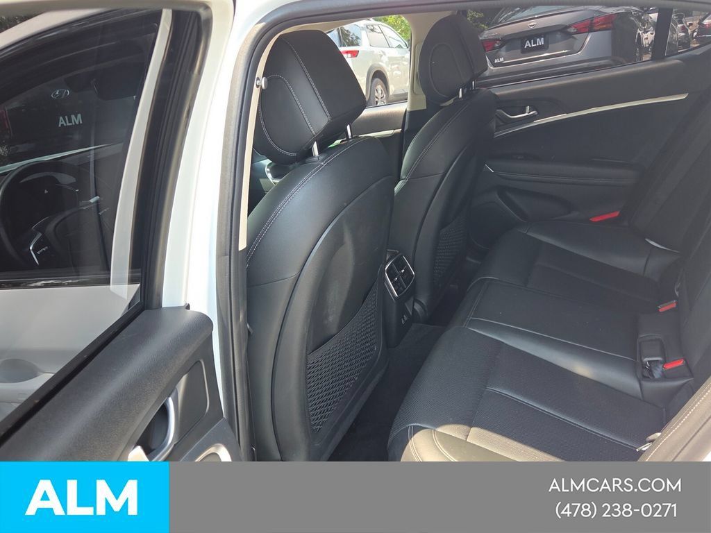 Used 2025 Genesis G70 2.5T AWD/4WD image 14