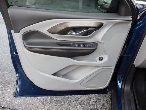 Used 2022 GMC Terrain SLE w/ Driver Convenience Package image 26