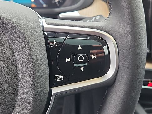 New 2026 Volvo XC60 B5 Plus w/ Protection Package Premier image 17