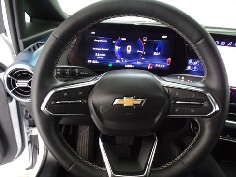 Used 2025 Chevrolet Equinox EV LT w/ Convenience Package FWD image 6