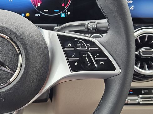 Certified 2025 Mercedes-Benz GLB 250 image 28