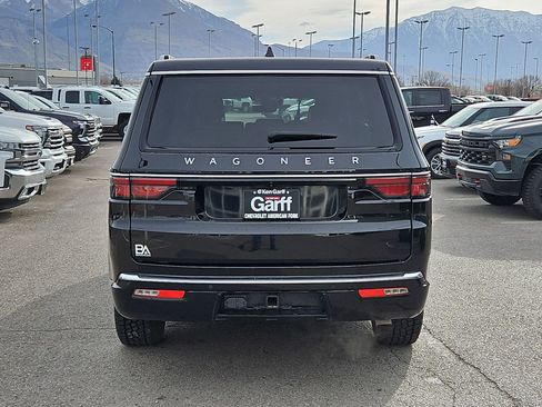 Used 2024 Jeep Wagoneer 4WD image 4