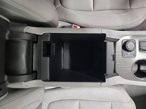 Used 2018 GMC Acadia SLT FWD image 28