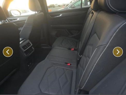 Certified 2025 Volkswagen Atlas Cross Sport SE image 4
