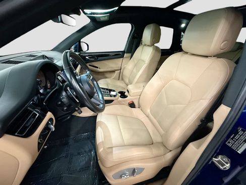 Used 2022 Porsche Macan AWD/4WD image 22