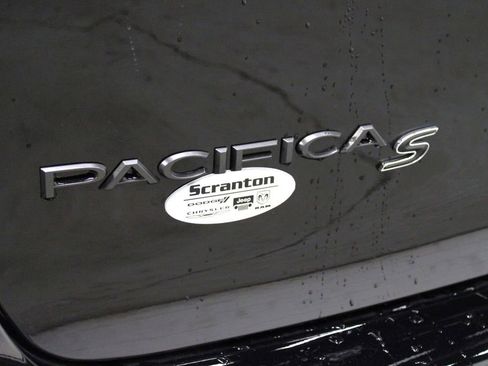 New 2026 Chrysler Pacifica Select image 38