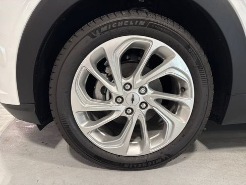 New 2027 Chevrolet Bolt LT FWD image 44
