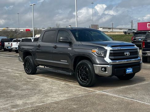 Used 2015 Toyota Tundra SR5 w/ SR5 Upgrade Package image 62